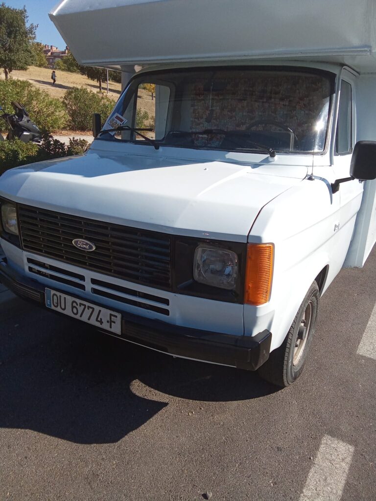 FRONTAL DE AUTOCARAVANA FORD TRANSIT 1982
