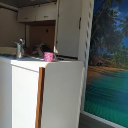 foto de fuera de la entrada del camper