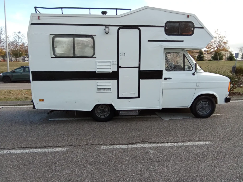 FOTO AUTOCARAVANA HISTÓRICA DEL AÑO 1982